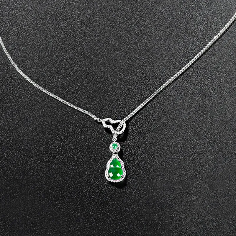 Suddenly Lucky Chalcedony Necklaces Women's-2
