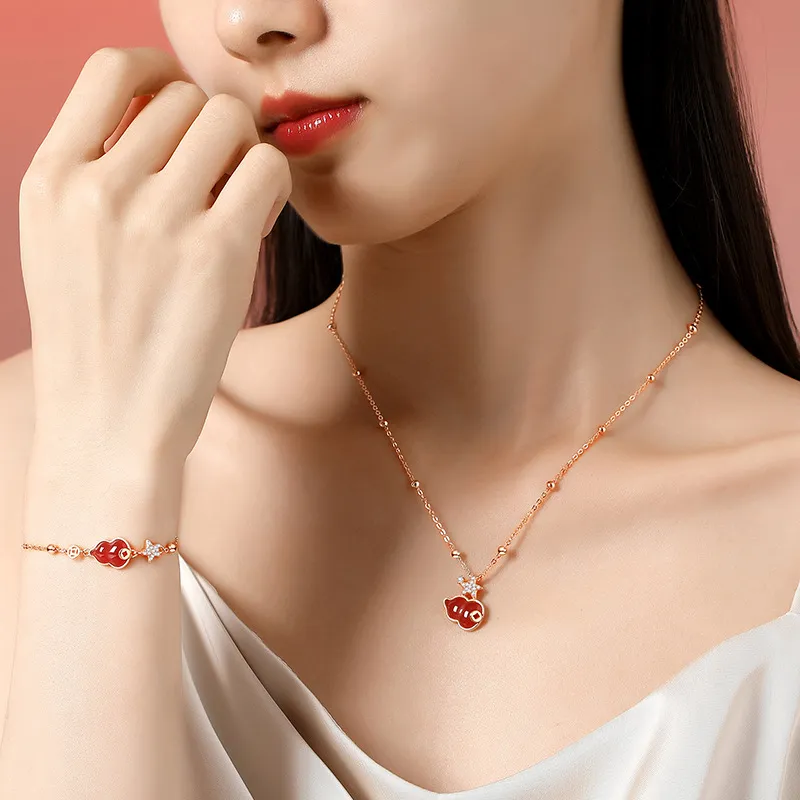 Suddenly Lucky Agate Necklaces Women's-1