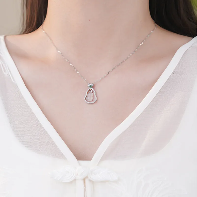 Suddenly Lucky Chalcedony Necklaces Women's-2