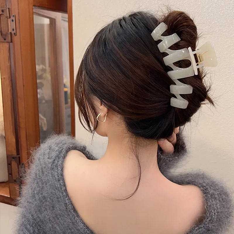 Suddenly Lucky Acrylic Hair Clips Women's-1