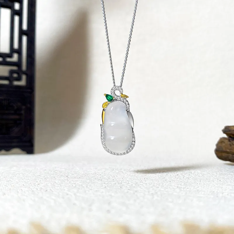 Suddenly Lucky Chalcedony Necklaces Women's-2