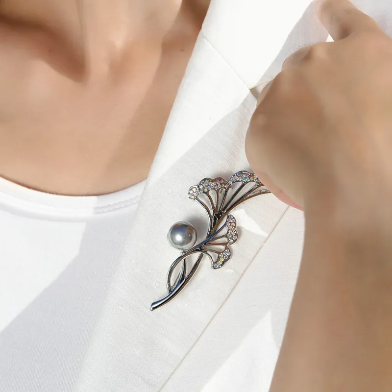 Yamaichi Maru Alloy Brooches Women's-3
