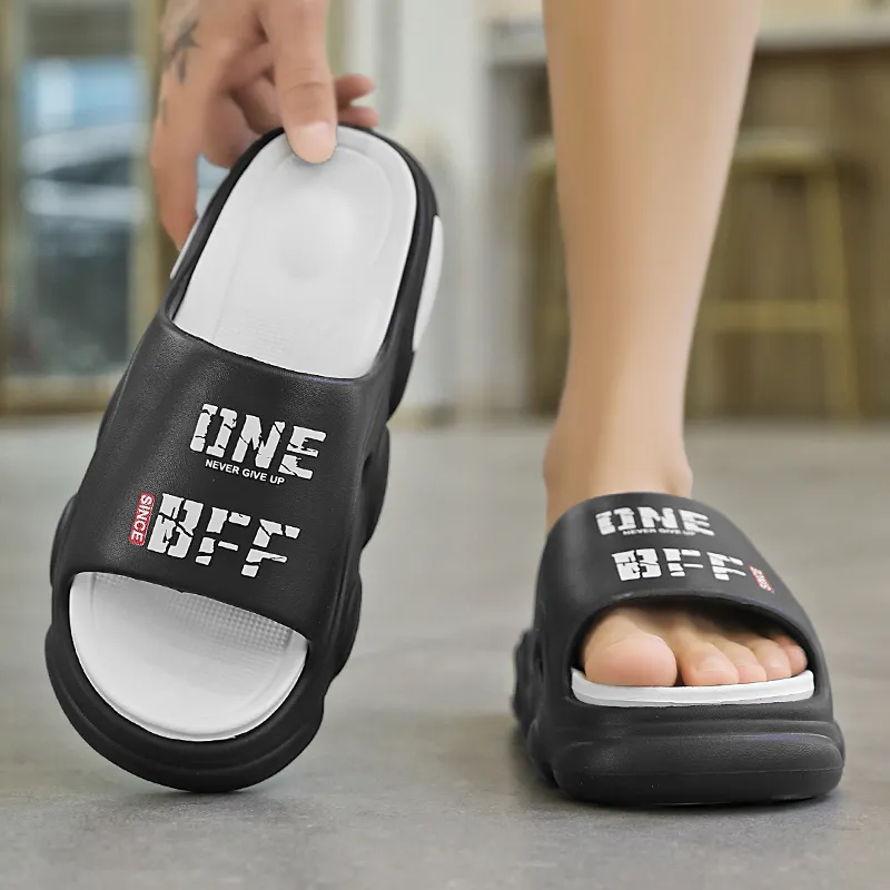 Le Drag Outerwear Slippers White Black-20