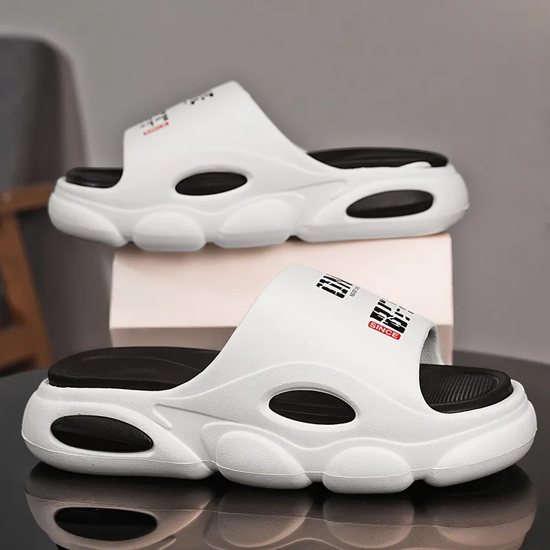 Le Drag Outerwear Slippers White Black-25