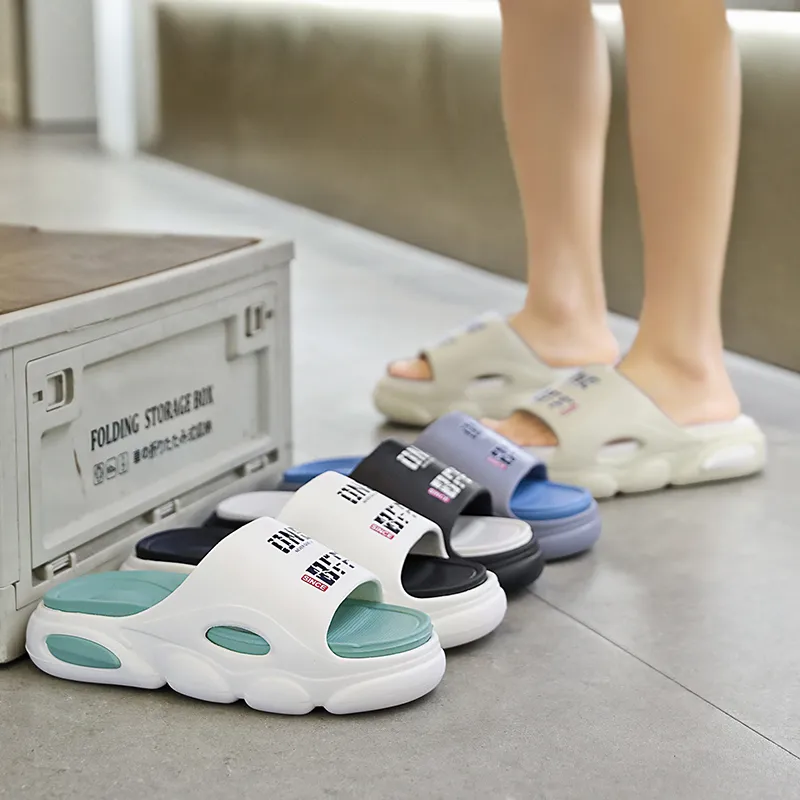 Le Drag Outerwear Slippers White Black-4