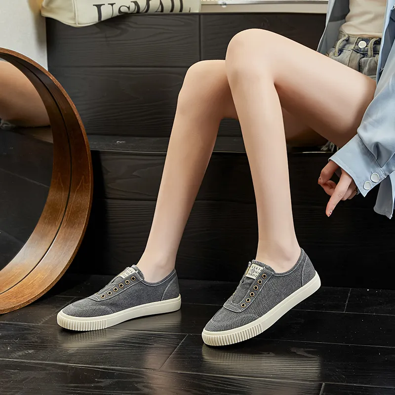 Chibang Lightweight Low Top Canvas Shoes Women's-19