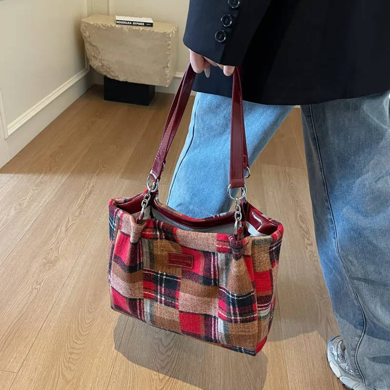 Parker Bear Fabric Shoulder Bag Unisex Black/Red-6
