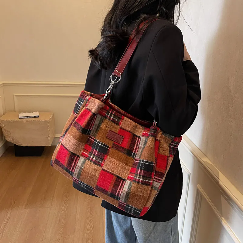 Parker Bear Fabric Shoulder Bag Unisex Black/Red-7