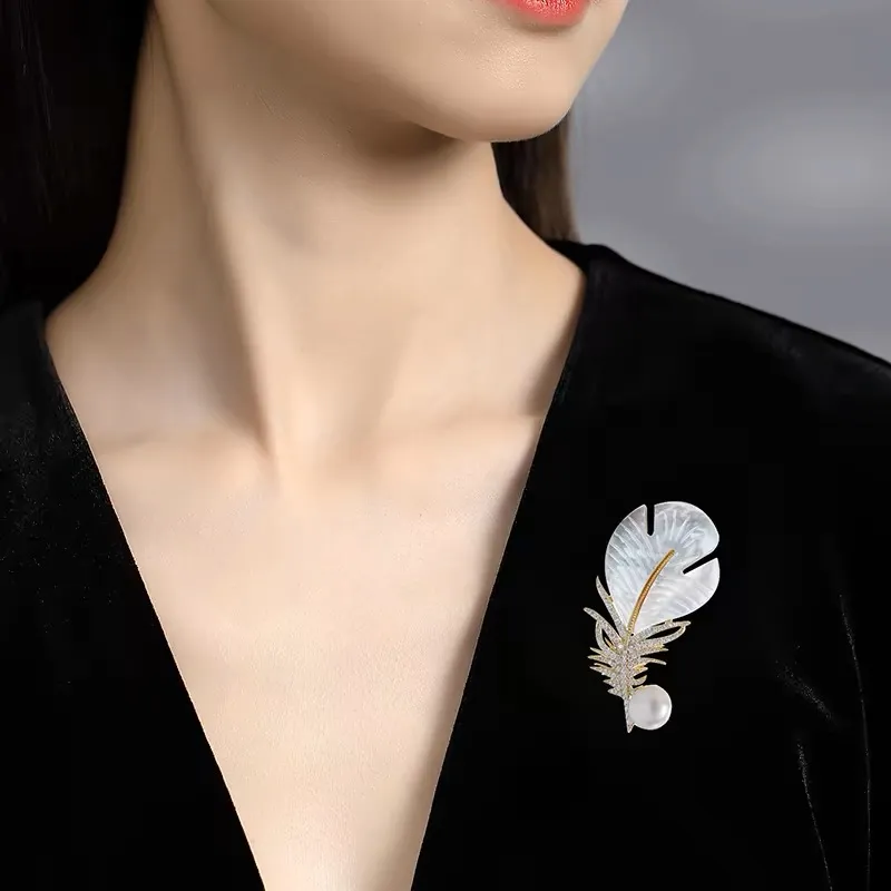 ZWU Zinc Alloy Brooches Women's-2