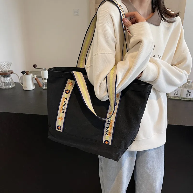 Worm's Home Oxford Tote Bag Shoulder Bag Women's Ecru/Black/Khaki-3