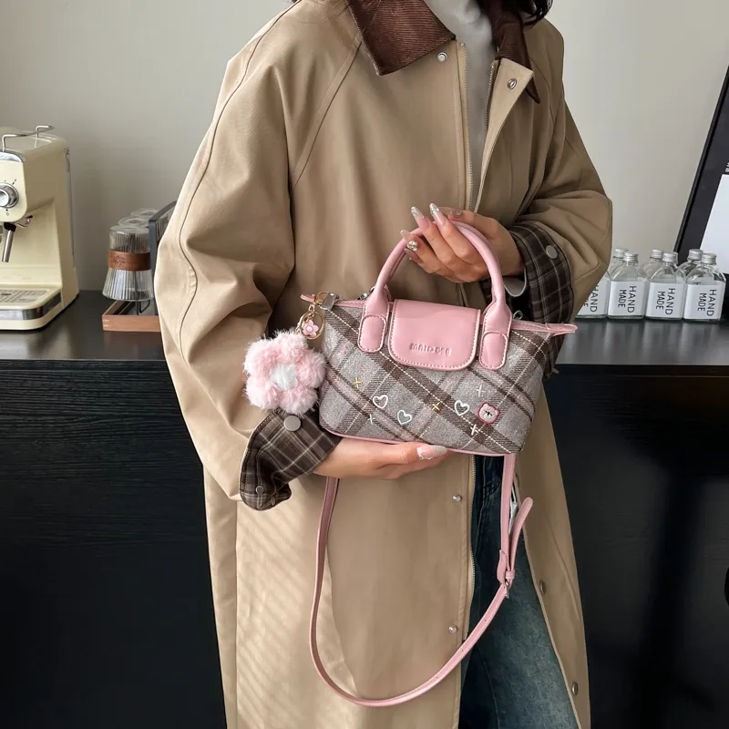 Worm's Home Nylon Fabric Handbag Women's Pink-1