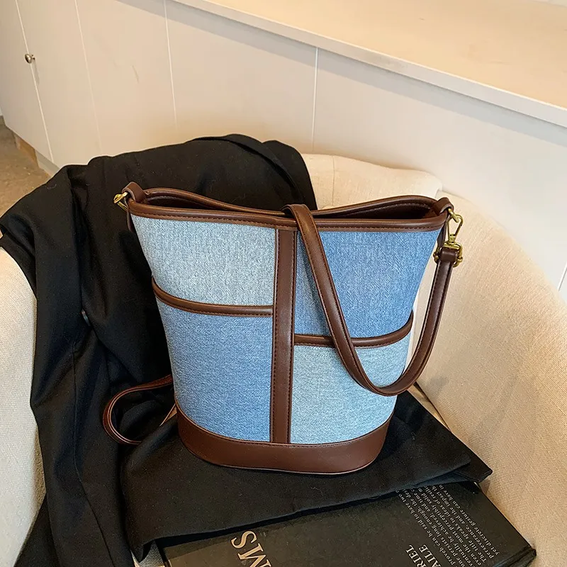 Worm's Home PU Crossbody Bag Women's Black/Coffee-2