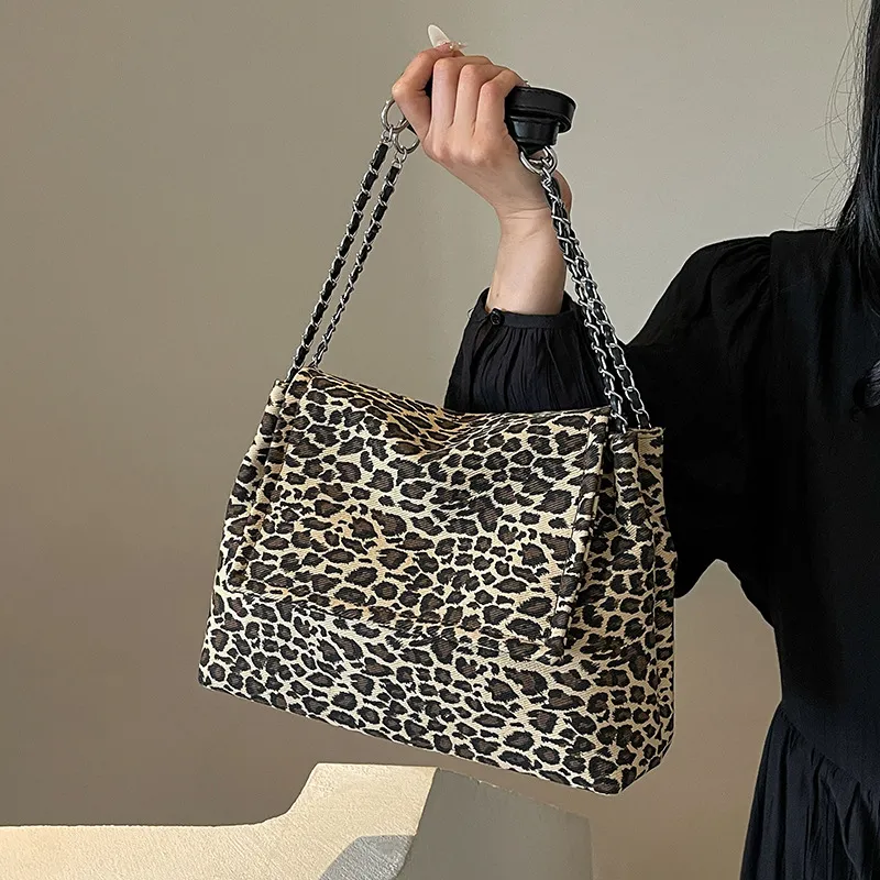 Worm's Home Canvas Handbag, Shoulder Bag Regular Women's Leopard Print/White/Blue-1