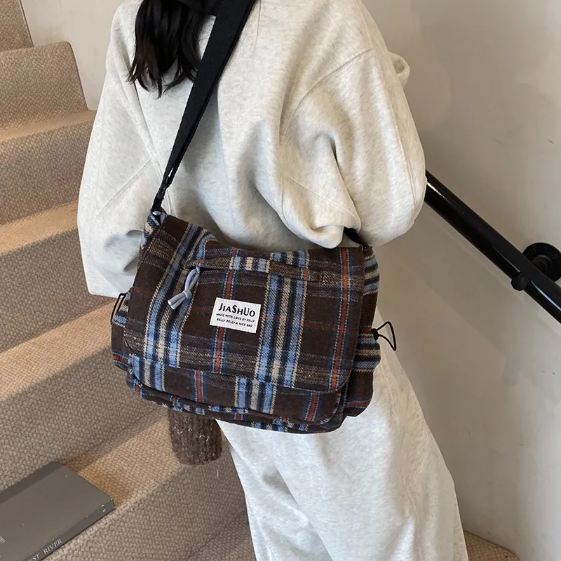 Worm's Home Woolen Messenger Bag Shoulder Bag Women's Dark Brown/Blue-4