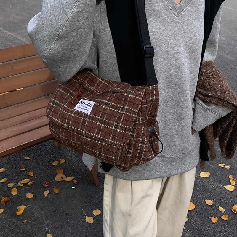 Worm's Home Woolen Messenger Bag Shoulder Bag Women's Dark Brown/Blue-1