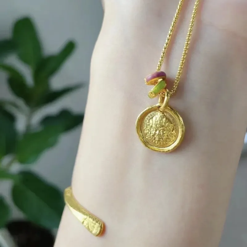Fengyun Pavilion Alloy Necklaces Unisex-3