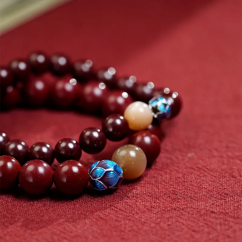 Red All Year Round Cinnabar Textile Beaded Bracelet Unisex-1