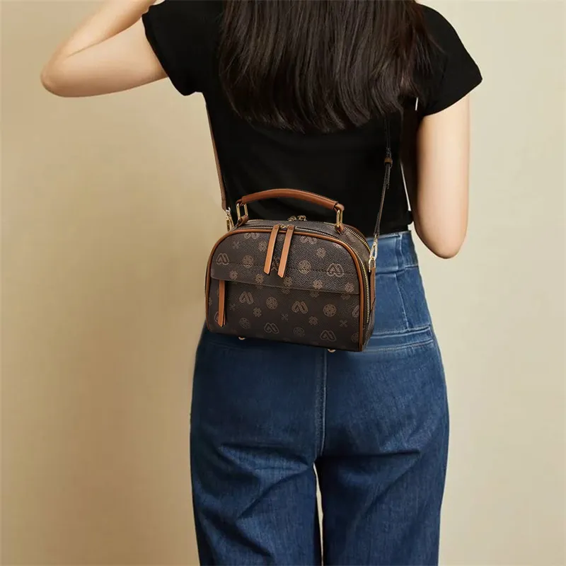 Old Man's Head Synthetic Leather Shoulder Bag Crossbody Bag Handbags Regular Women's Coffee-5