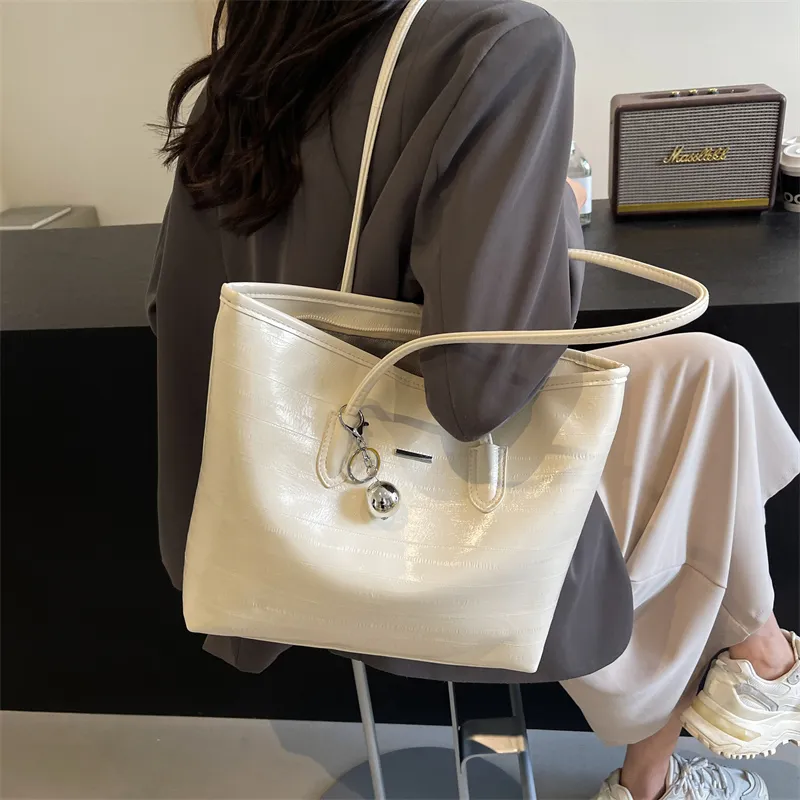 Iman's House PU Shoulder Bag Regular Women's Silver/Ecru/Black-5