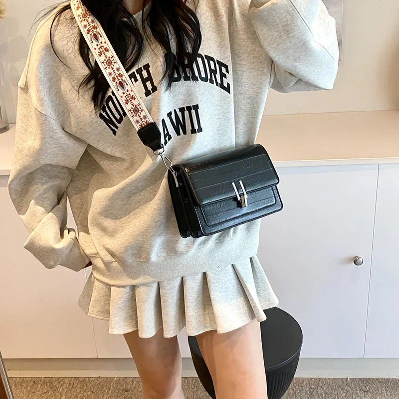Iman's House PU Shoulder Bag Women's Silver/White/Black-10