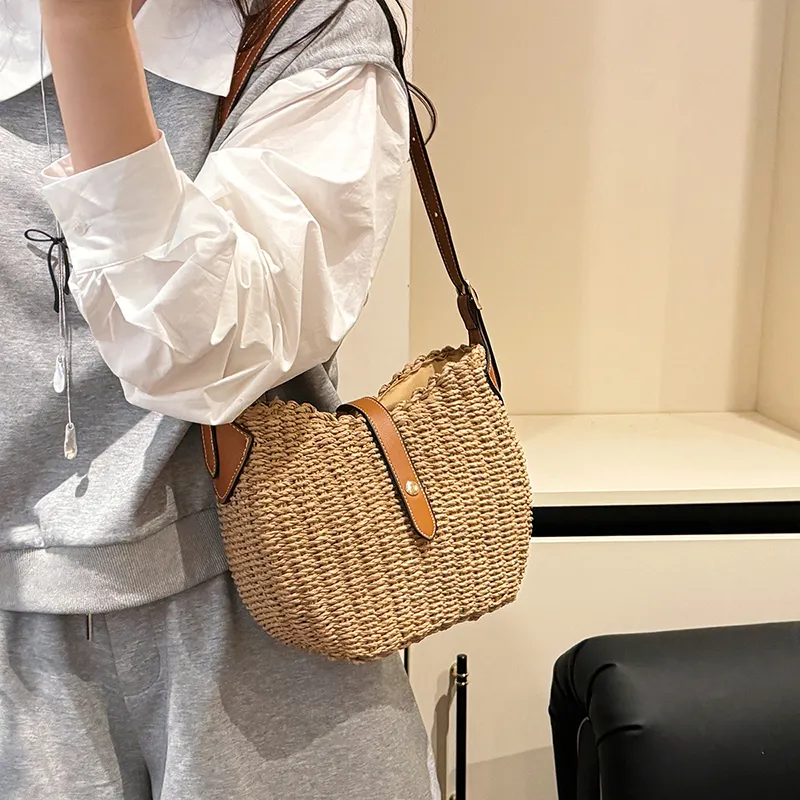 Iman's House Straw Woven Shoulder Bag Women's Ecru/Khaki-5