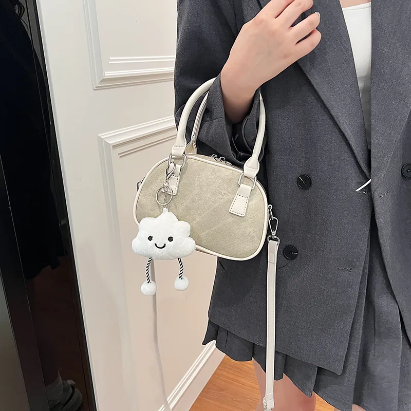 Iman's house Handbags-11