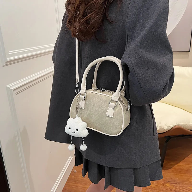 Iman's house Handbags-14