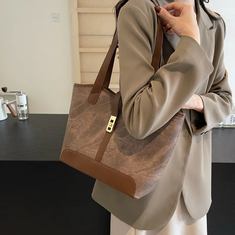 Iman's House PU Tote Bag Shoulder Bag Regular Women's Ecru/Dark Tea/Blue/Coffee-22