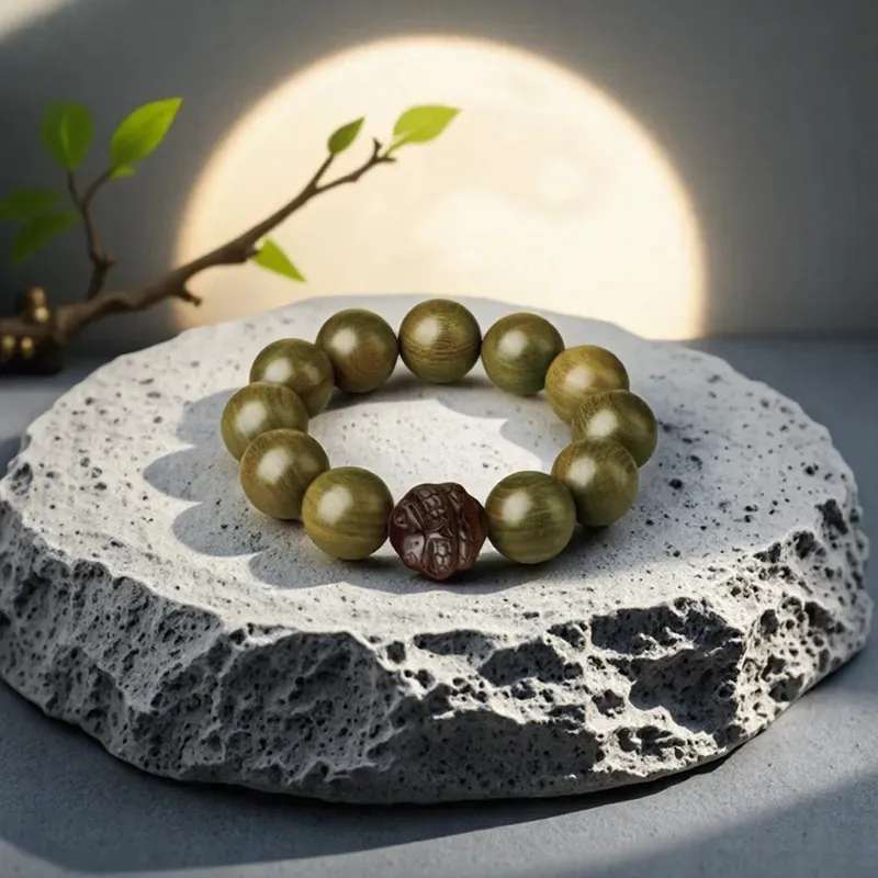 Yi Mingju Green Sandalwood Bracelets Men's-1