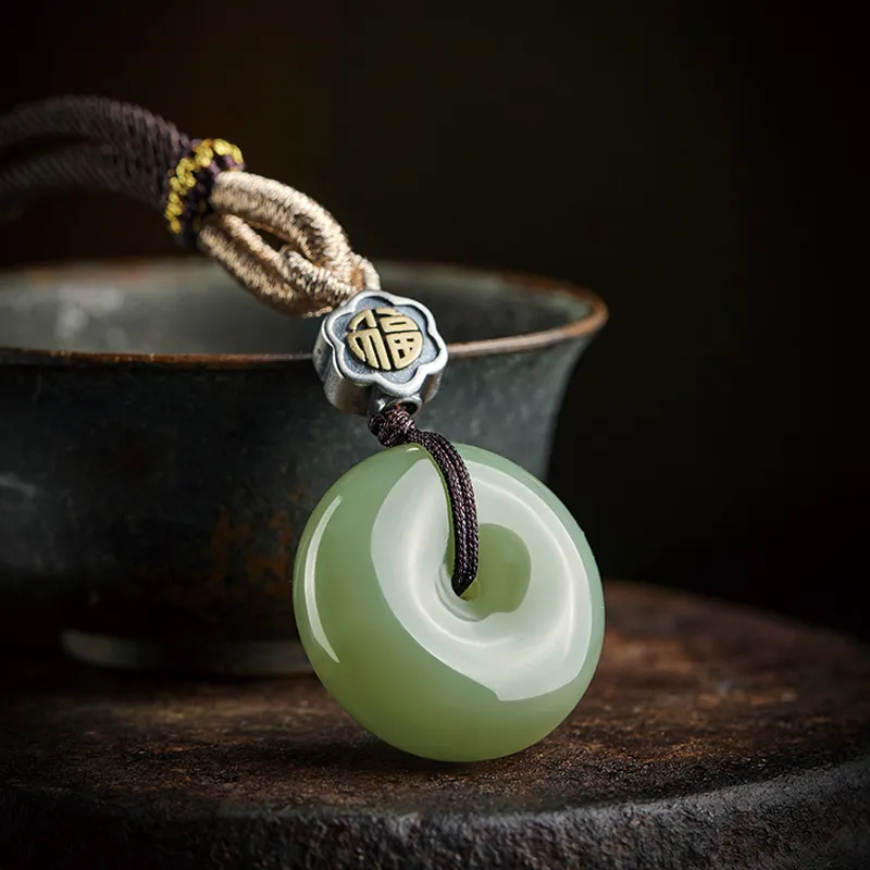 Yi Mingju Pendants Green Jade Unisex-1