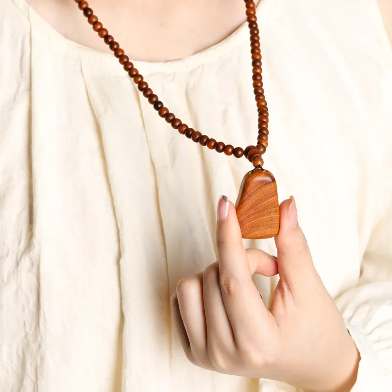 Santan Lodge Thuja Necklaces Unisex-3
