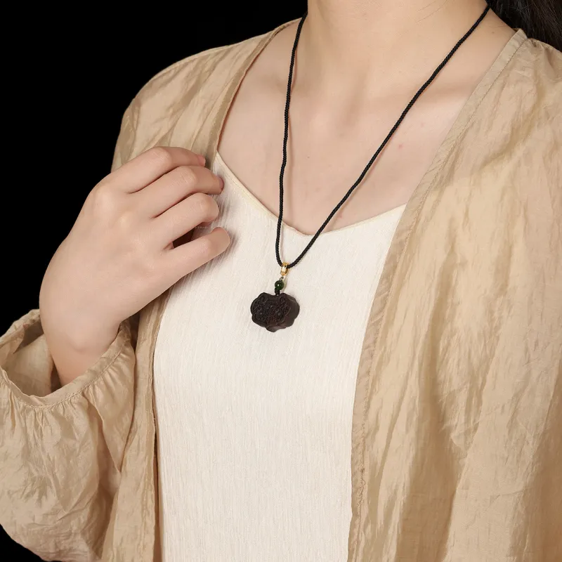 Santan Lodge Agarrattan Necklaces Unisex-3