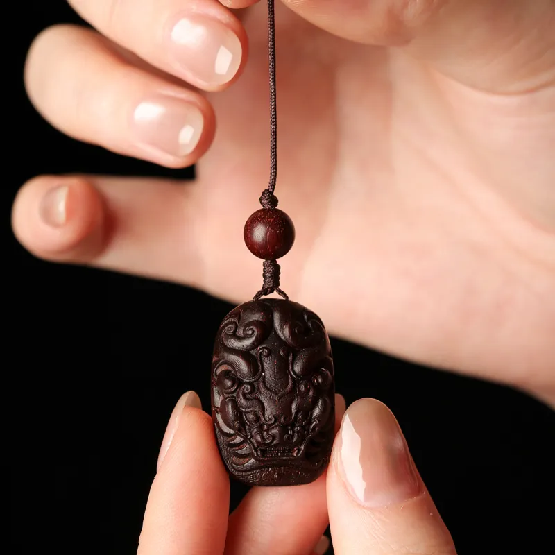 Santan Lodge Pterocarpus Pendants Unisex-4