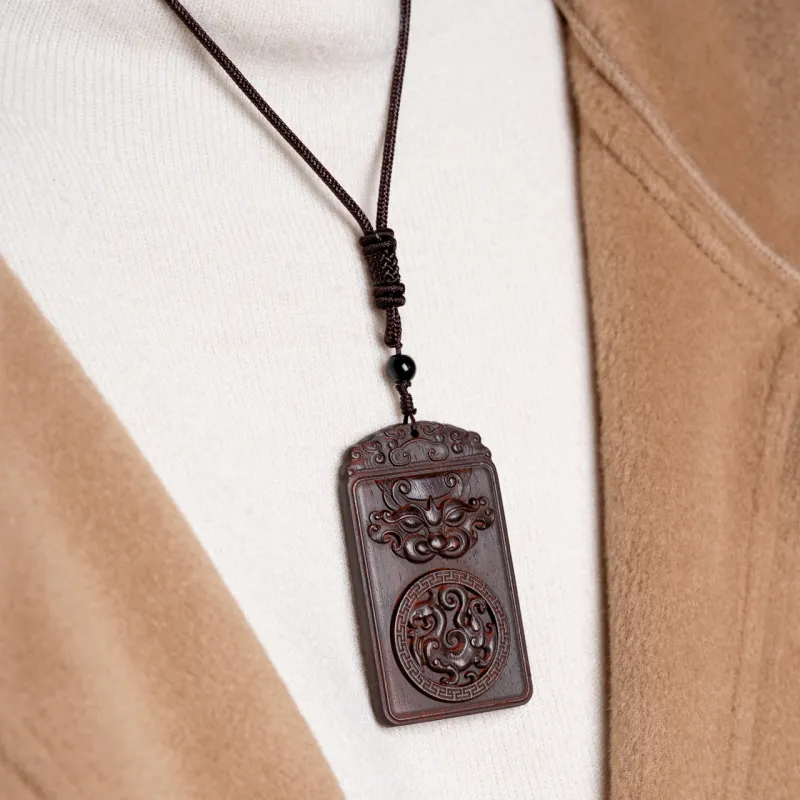 Santan Lodge Pterocarpus Necklaces Unisex-4