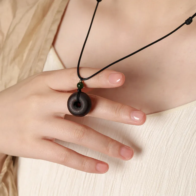 Santan Lodge Agarrattan Necklaces Unisex-4
