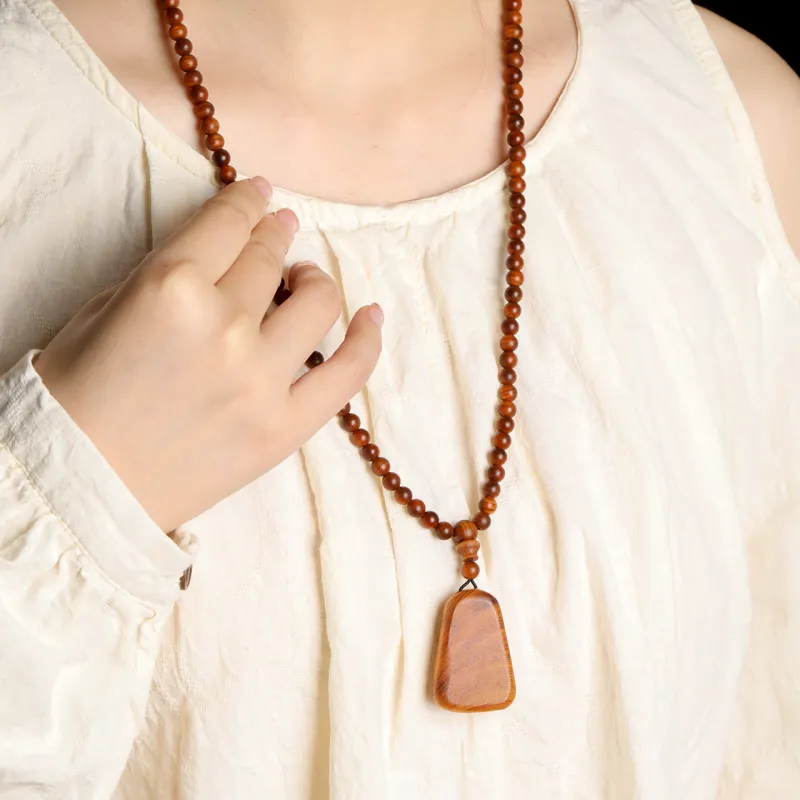Santan Lodge Thuja Necklaces Unisex-4
