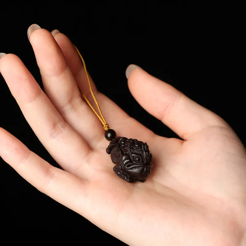 Santan Lodge Pterocarpus Pendants Unisex-3