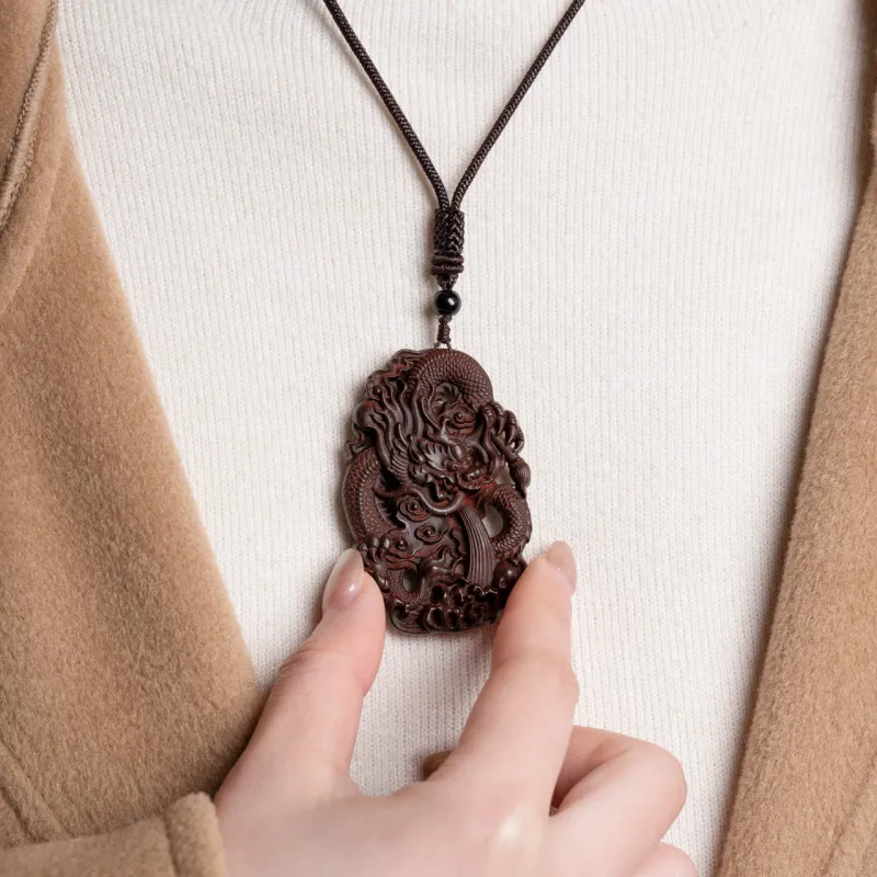 Santan Lodge Pterocarpus Necklaces Unisex-3