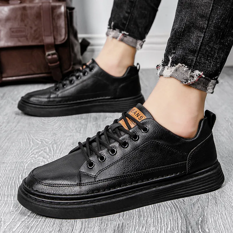 Black tailed Deer Low Top Skateboard Shoes Men's-7