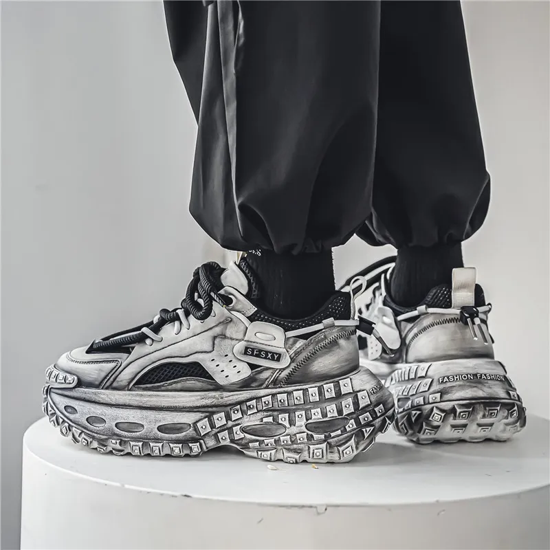 Black tailed Deer Low Top Chunky Sneakers Men's-7