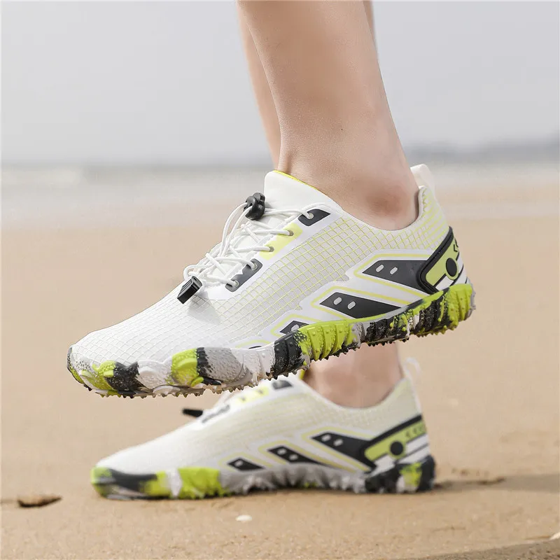 Black tailed Deer Slip Resistant, Breathable, Lightweight Low Top Casual Shoes Unisex-11