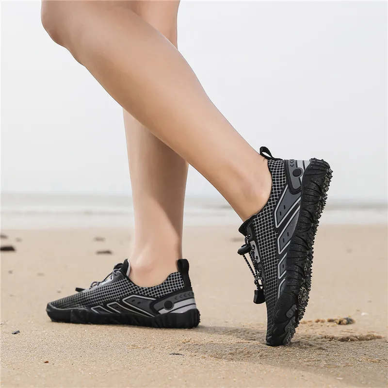 Black tailed Deer Slip Resistant, Breathable, Lightweight Low Top Casual Shoes Unisex-2