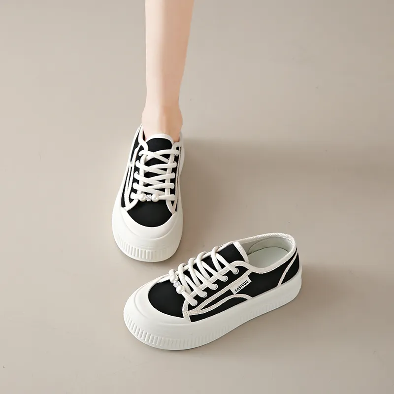 Black tailed Deer Slip Resistant, Lightweight, And Breathable Low Top Skateboard Shoes Women's-6
