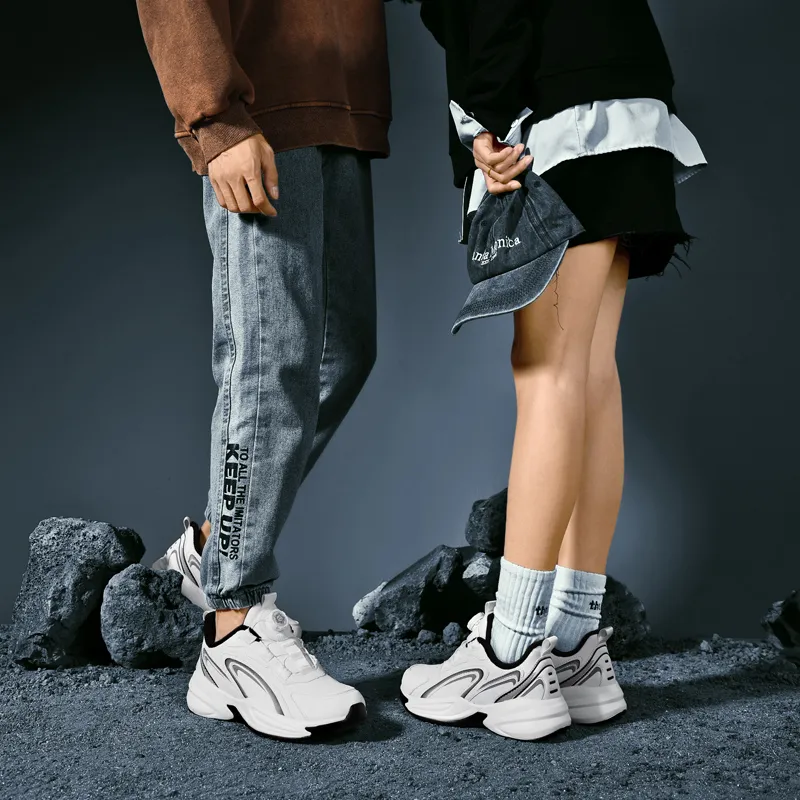 Black tailed Deer Cushioning Slip Resistant Coverage Mid Top Casual Running Shoes Unisex-42