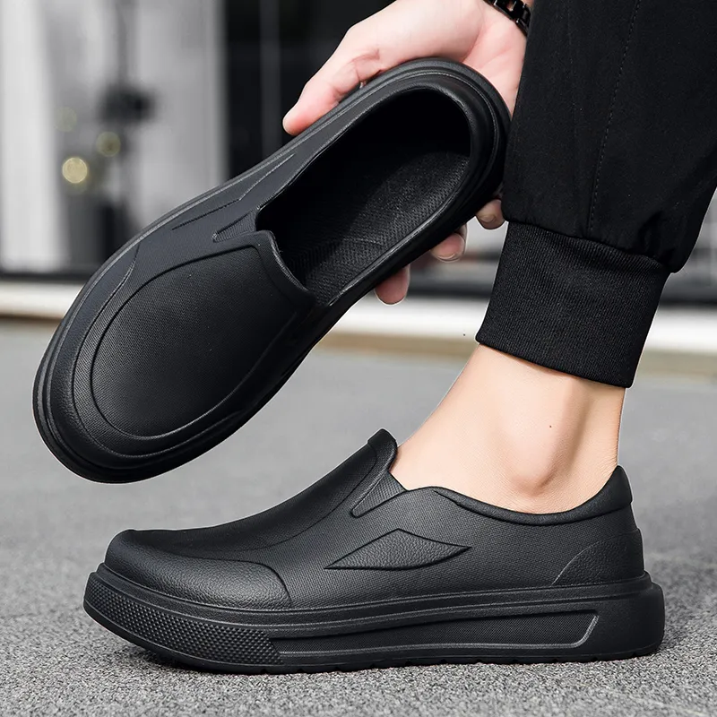 Black tailed Deer Slip Resistant Abrasion Resistant Closed Toe Slippers Men's-1