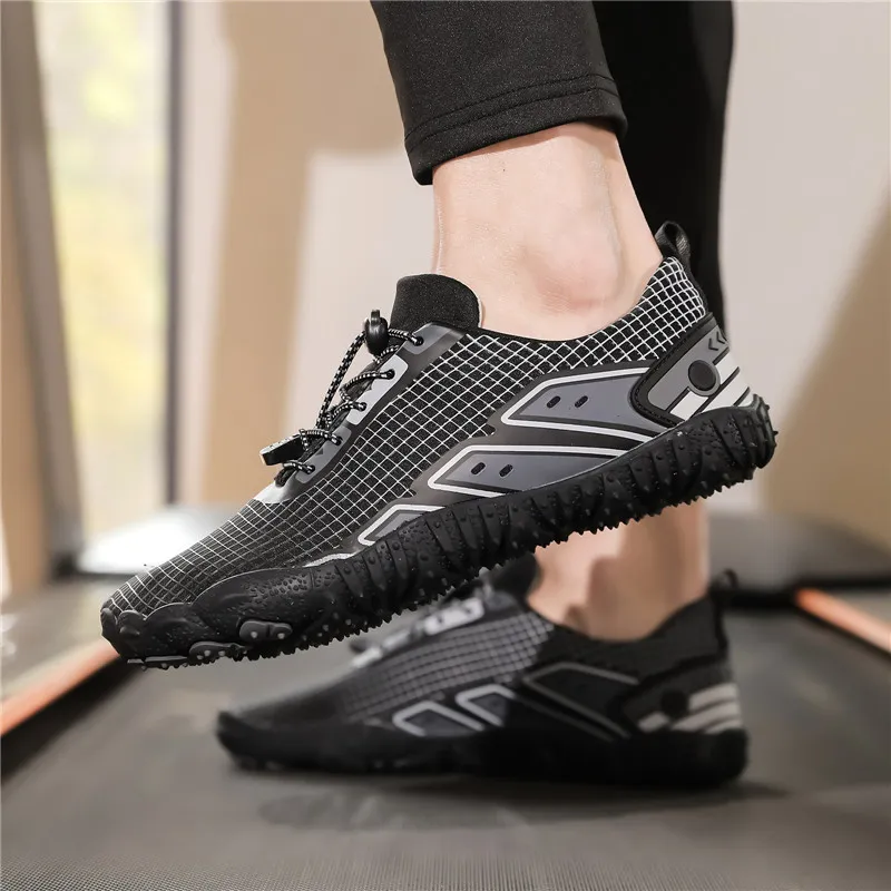 Black tailed Deer Slip Resistant, Breathable, Lightweight Low Top Casual Shoes Unisex-7