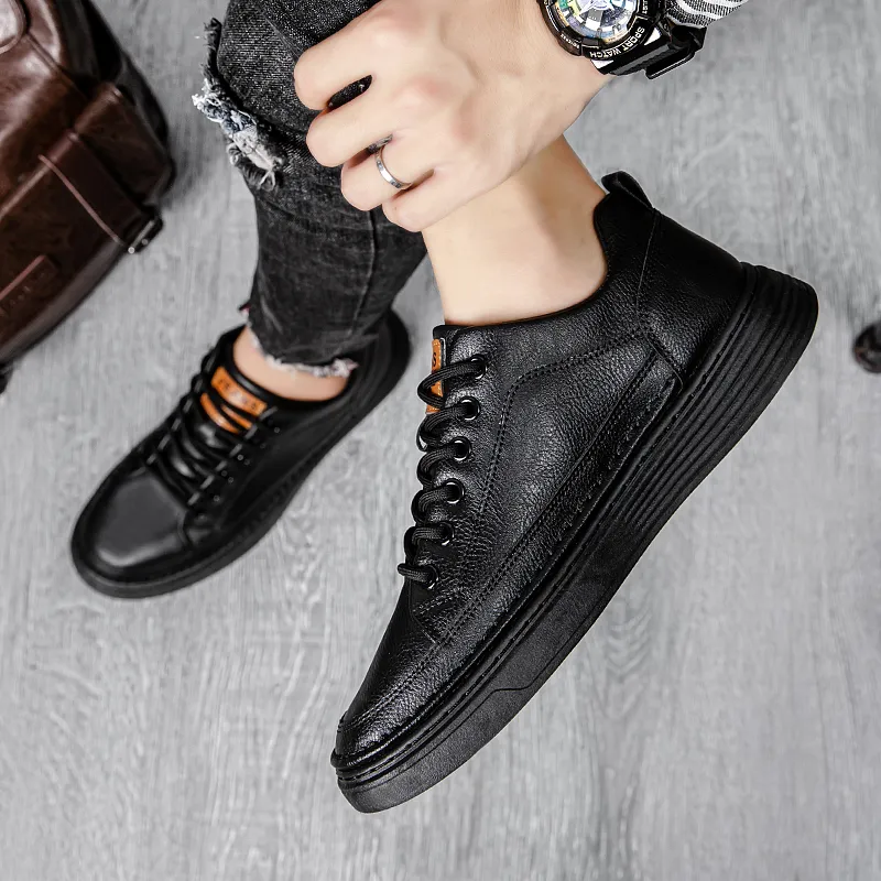 Black tailed Deer Low Top Skateboard Shoes Men's-8