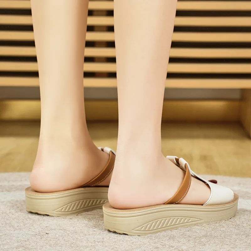 Reivanti Slip Resistant Slide Slippers Women's Beige-3