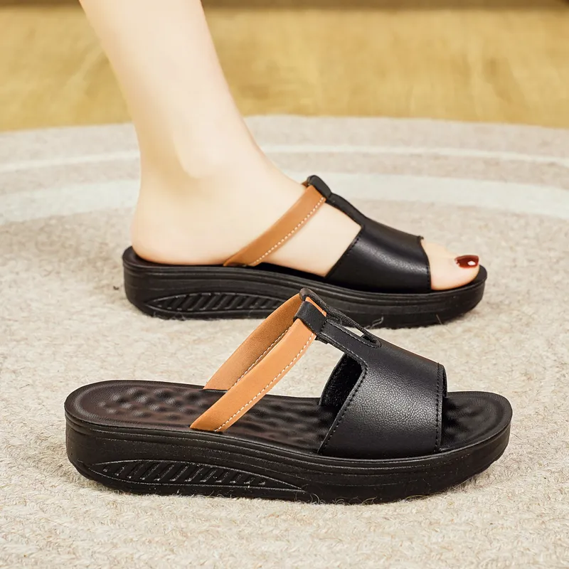 Reivanti Slip Resistant Slide Slippers Women's Black-1