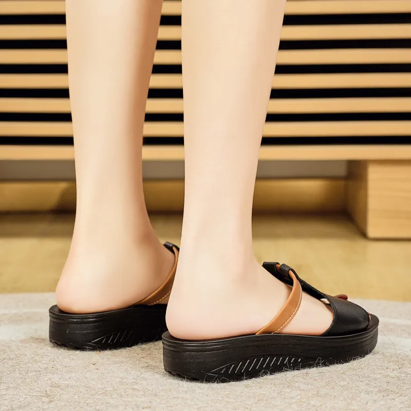 Reivanti Slip Resistant Slide Slippers Women's Black-3